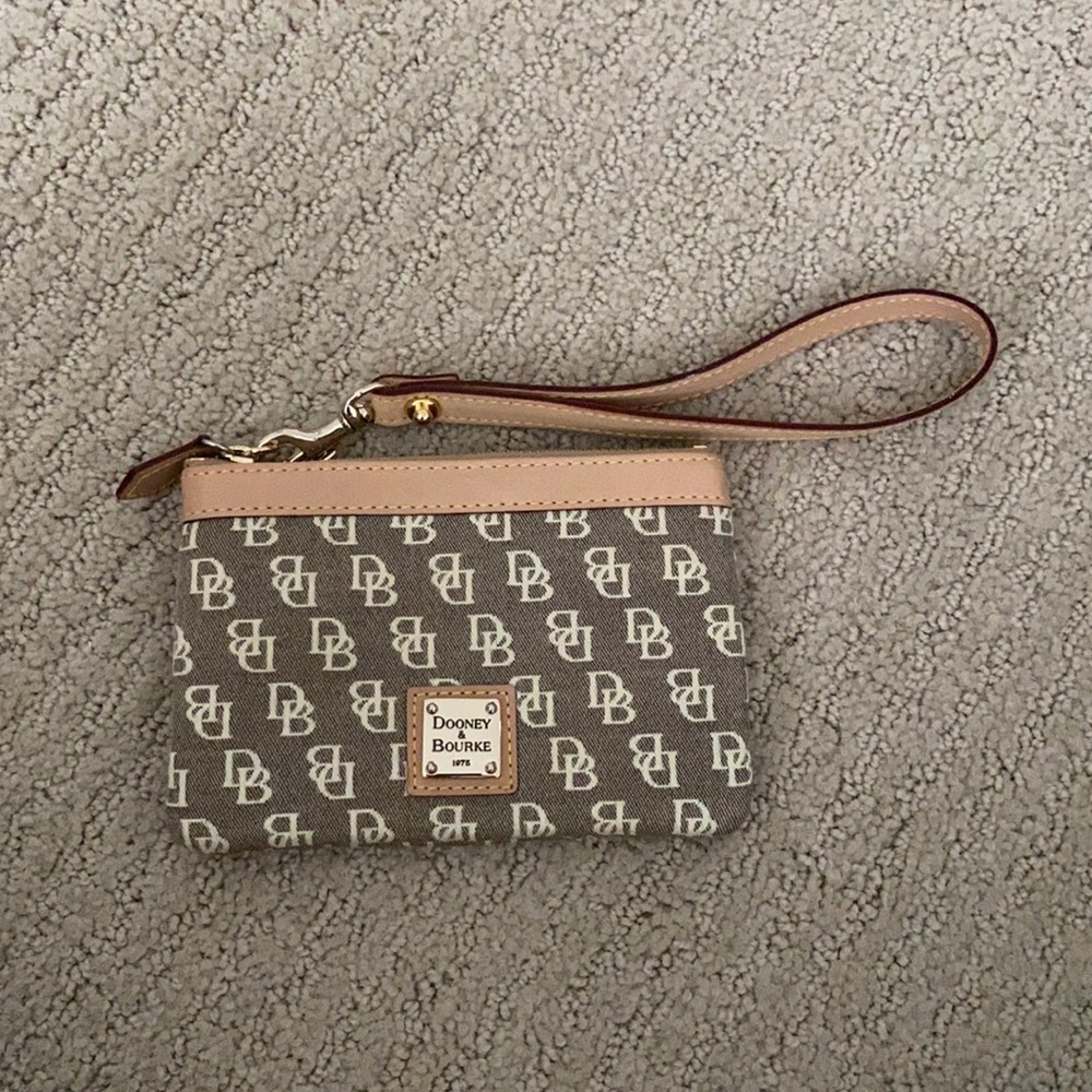 Dooney & Bourke wristlet